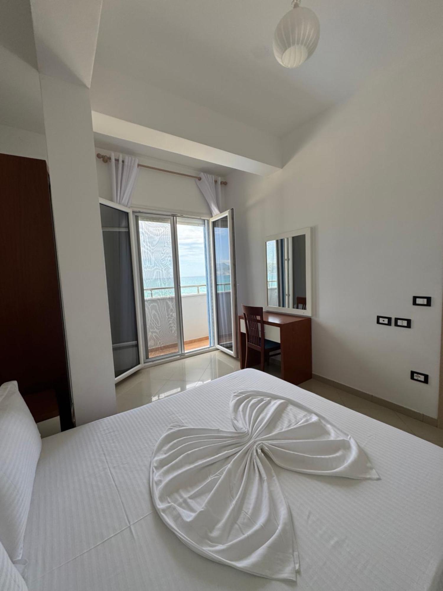 Blue Paradise Hotel أوريكوم المظهر الخارجي الصورة