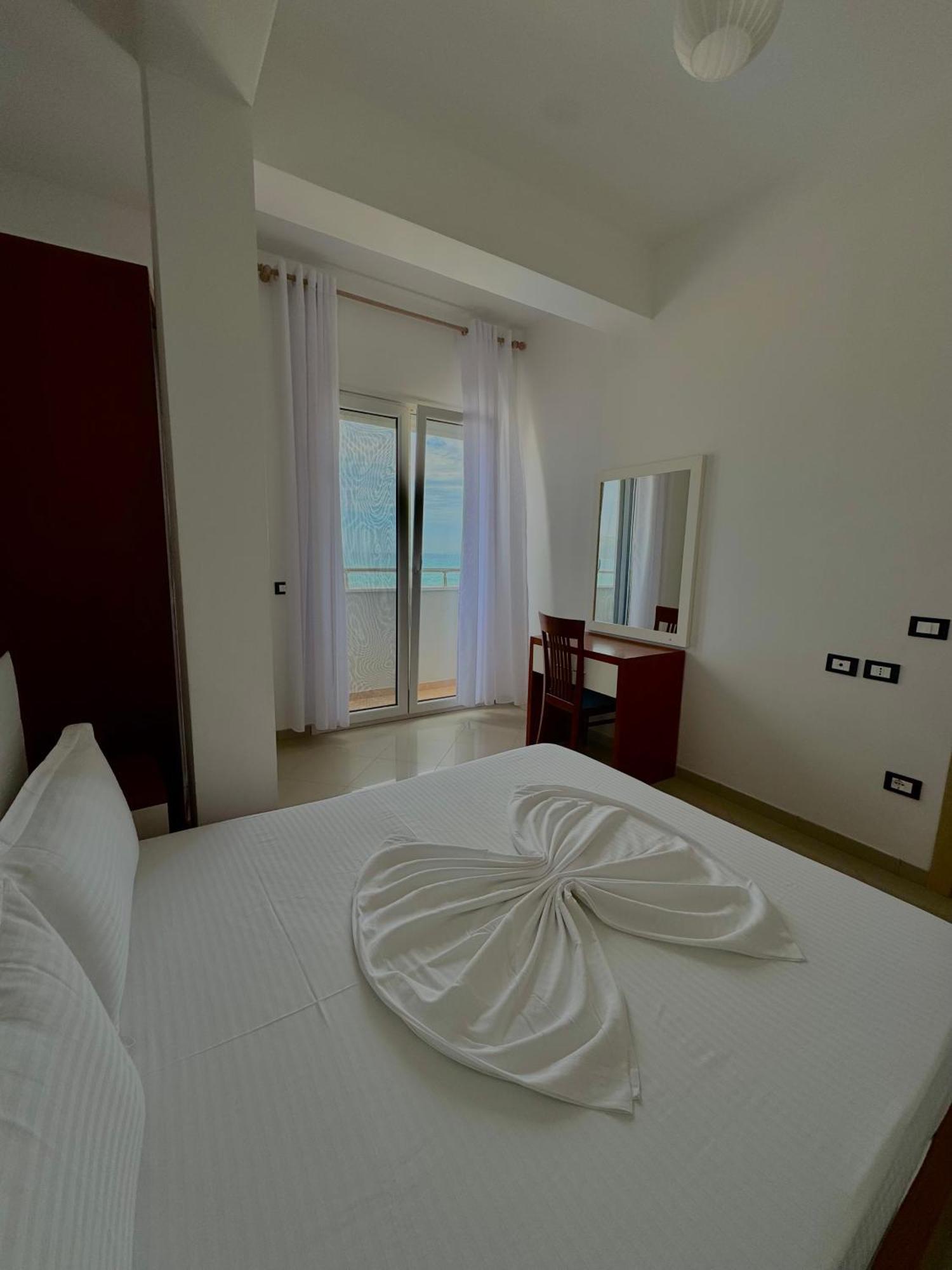 Blue Paradise Hotel أوريكوم المظهر الخارجي الصورة